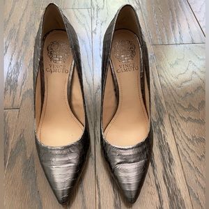 Vince Camuto silver snakeskin leather pumps. Size 7. Excellent condition.